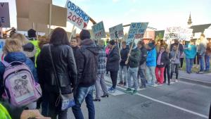 18056838_429269914112098_7387984029889780116_n