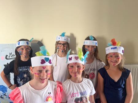 Otroci uživajo v tednu doživetij na Skaručni