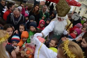 Sveti Miklavž obiskal otroke v Vodicah