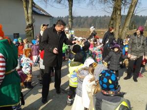 Čudovite pustne šeme so odganjale zimo