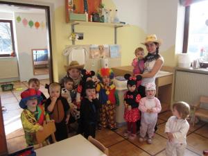 Čudovite pustne šeme so odganjale zimo