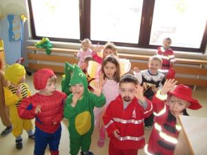 Čudovite pustne šeme so odganjale zimo