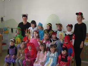 Čudovite pustne šeme so odganjale zimo