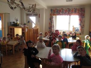 Čudovite pustne šeme so odganjale zimo