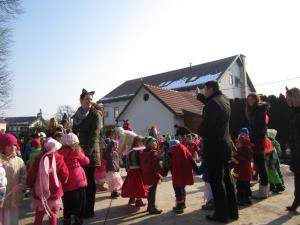 Čudovite pustne šeme so odganjale zimo