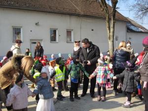 Čudovite pustne šeme so odganjale zimo