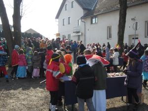 Čudovite pustne šeme so odganjale zimo