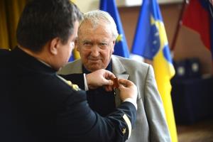 Vojaški, letalski in mornariški ataše Veleposlaništva Ruske federacije ob 70. obletnici zmage v drugi svetovni vojni podelil medaljo občanu občine Vodice